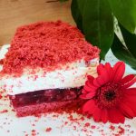 Red velvet z malinami
